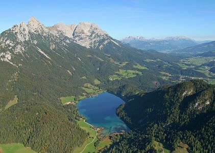 Hintersteiner-See-with-Wilder-Kaiser-Panorama