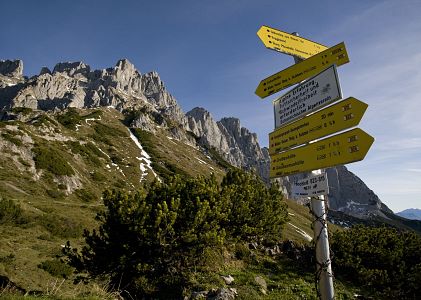 Hiking holiday Tyrol Austria offers